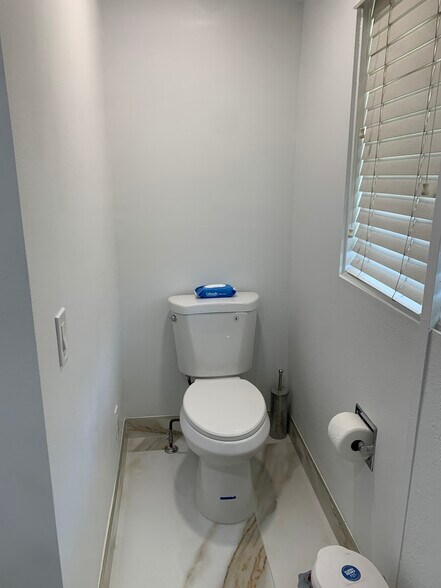 Building Photo - 326 Las Riendas Dr