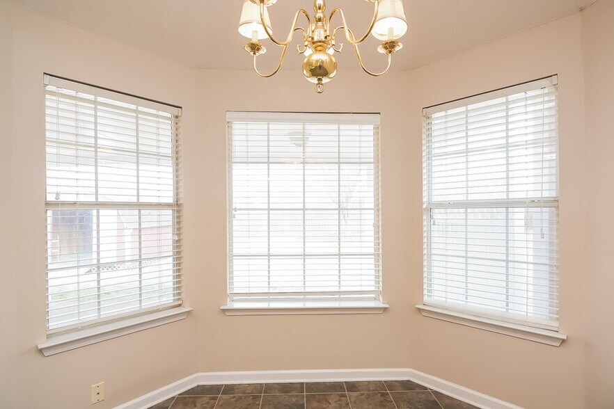 Building Photo - 75 Oakridge Cove