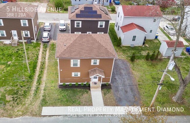 Building Photo - 5 Hillside Ave