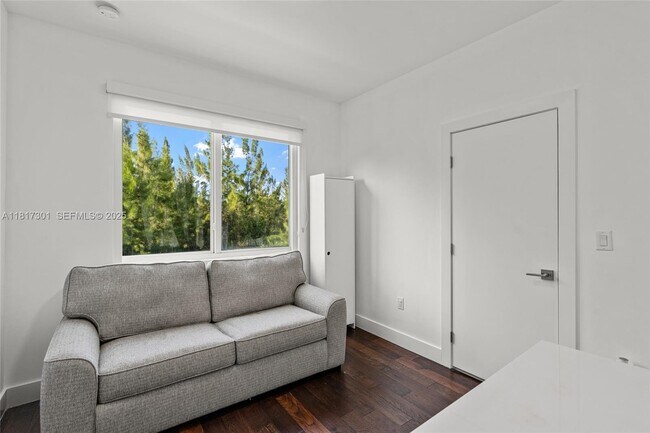 Building Photo - 10373 NW 68th Terrace