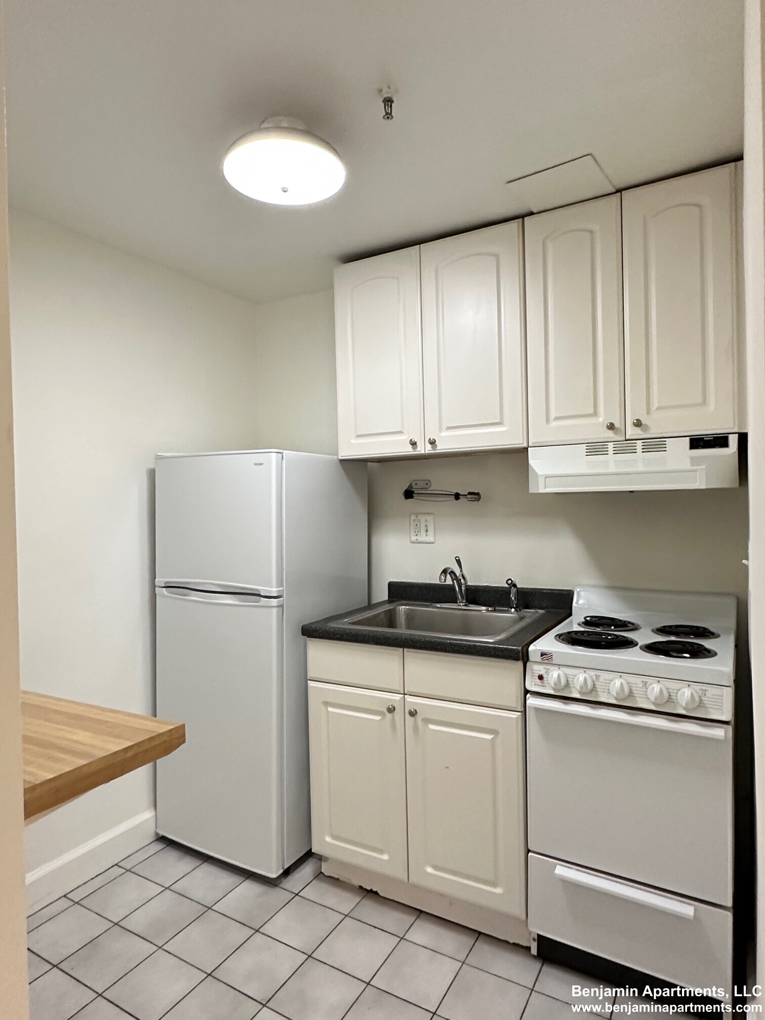 Building Photo - 517 Beacon St