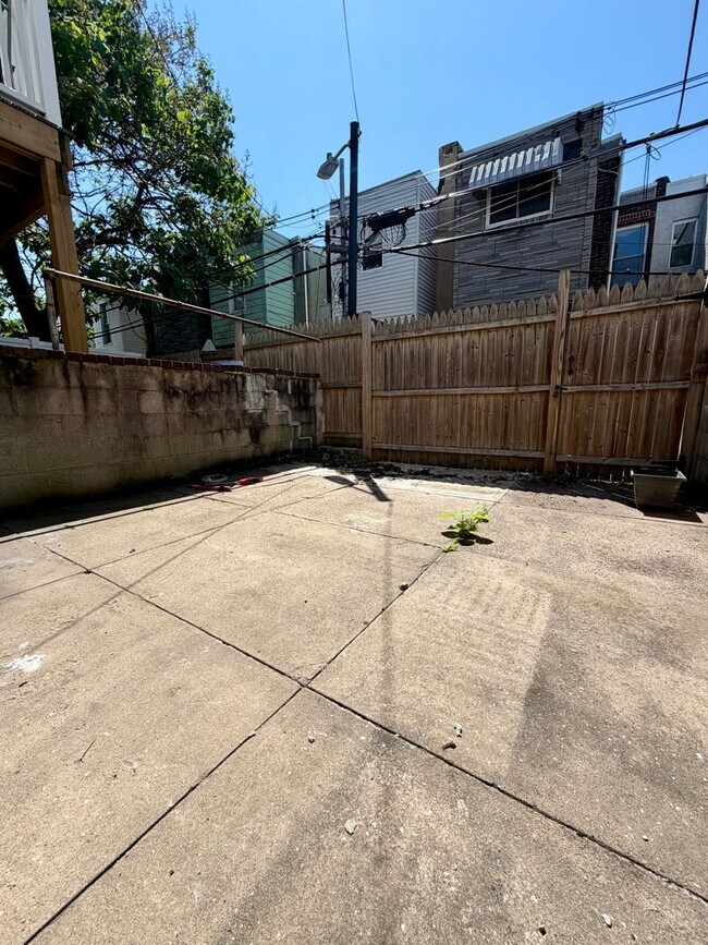 Building Photo - 2018 S Croskey St