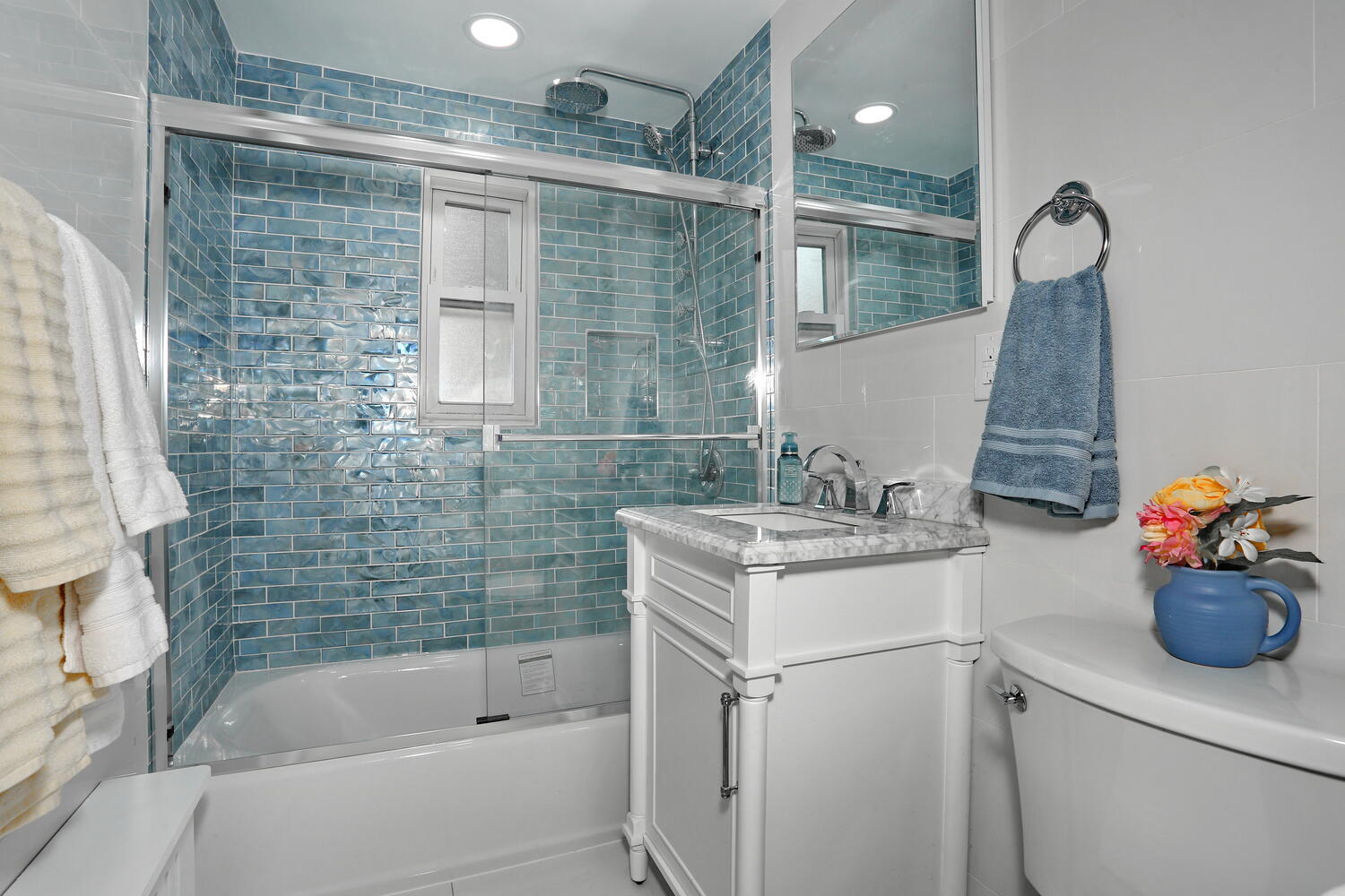 Building Photo - 100 Huguenot Ave