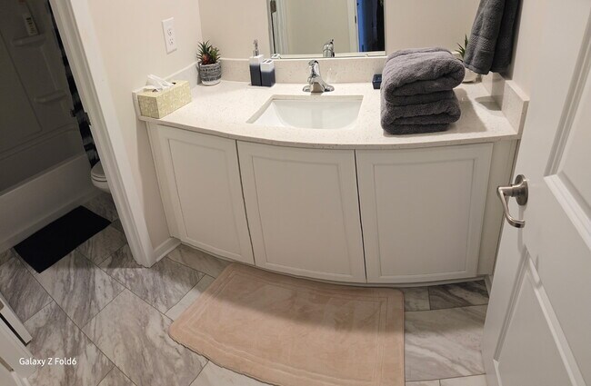 Building Photo - 26 E Front St