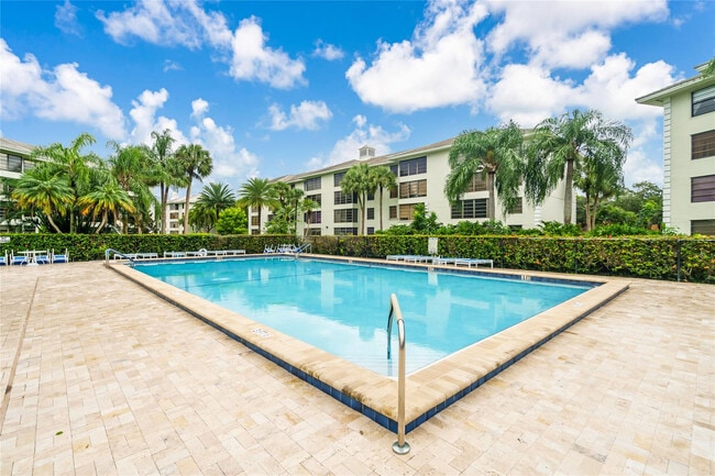 Building Photo - 1719 Whitehall Dr