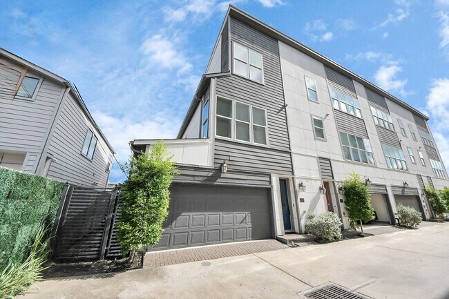 Primary Photo - 9614 Riddlewood Ln