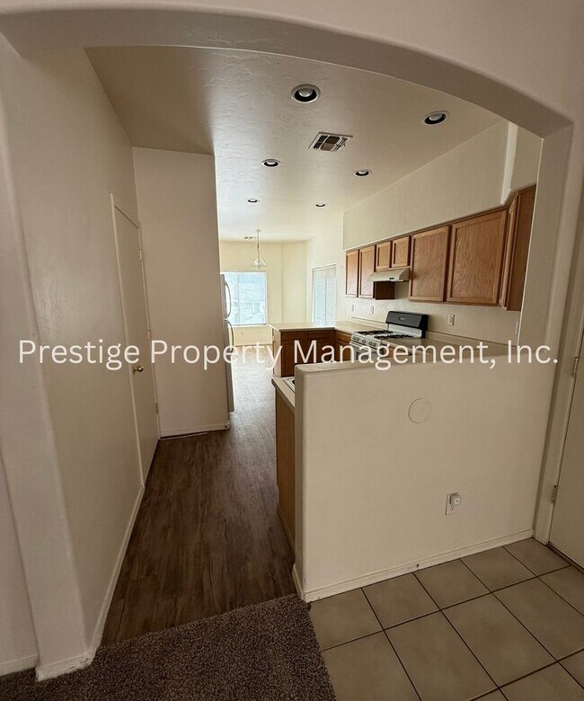 Building Photo - Sahuarita Gem Call Now