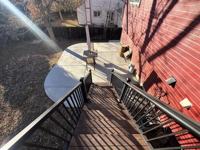 Building Photo - "Rare Opportunity" 3 bedroom 2 bath in the...