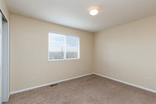 Building Photo - Single Family House for Rent - Claremont Ranch, Colorado