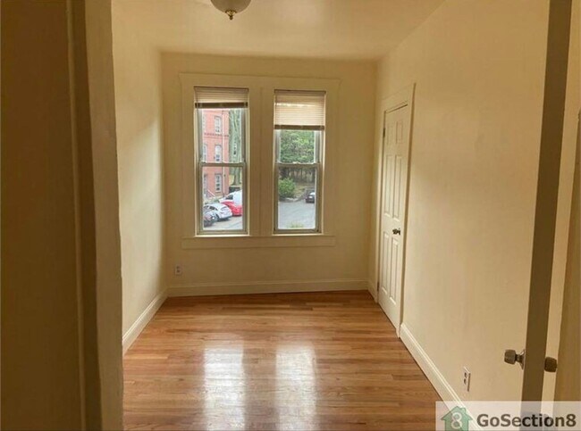 Building Photo - 298 Bowdoin St