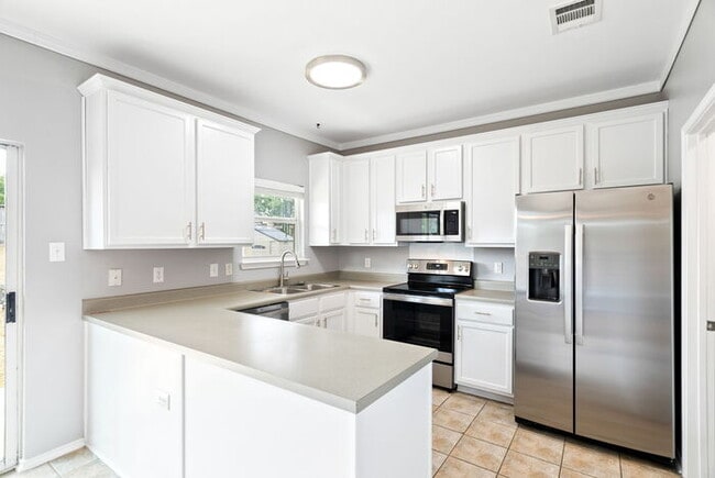 Building Photo - 2735 Encino River