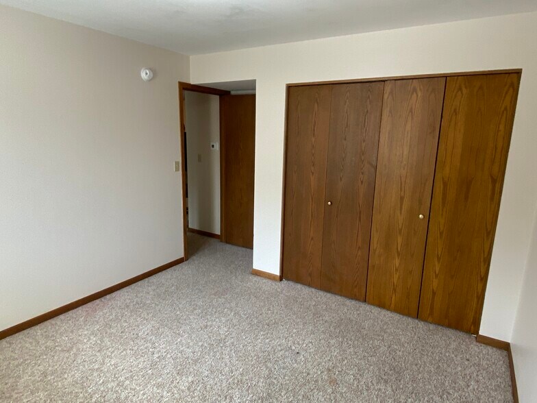 Building Photo - 3009 Grove Ave