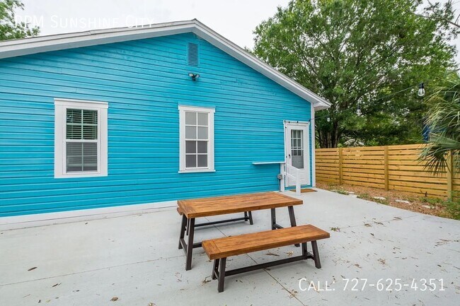 Building Photo - 2812 N 27th St