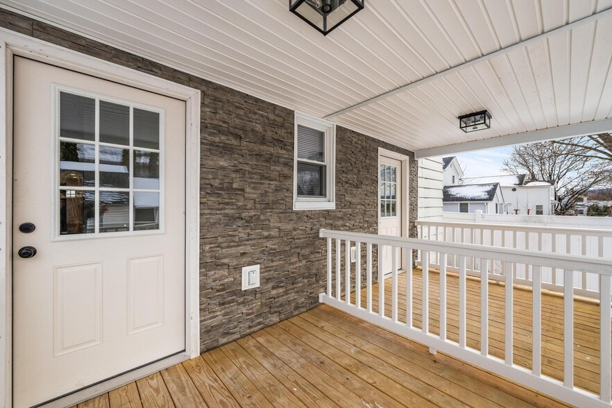 Building Photo - 346 Bennett St