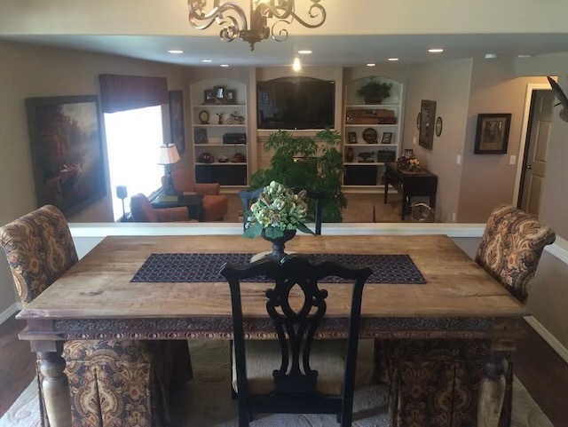 family and dining - 2100 North Palisades Drive