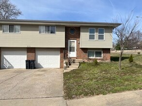 Building Photo - 4301 Mesa Dr