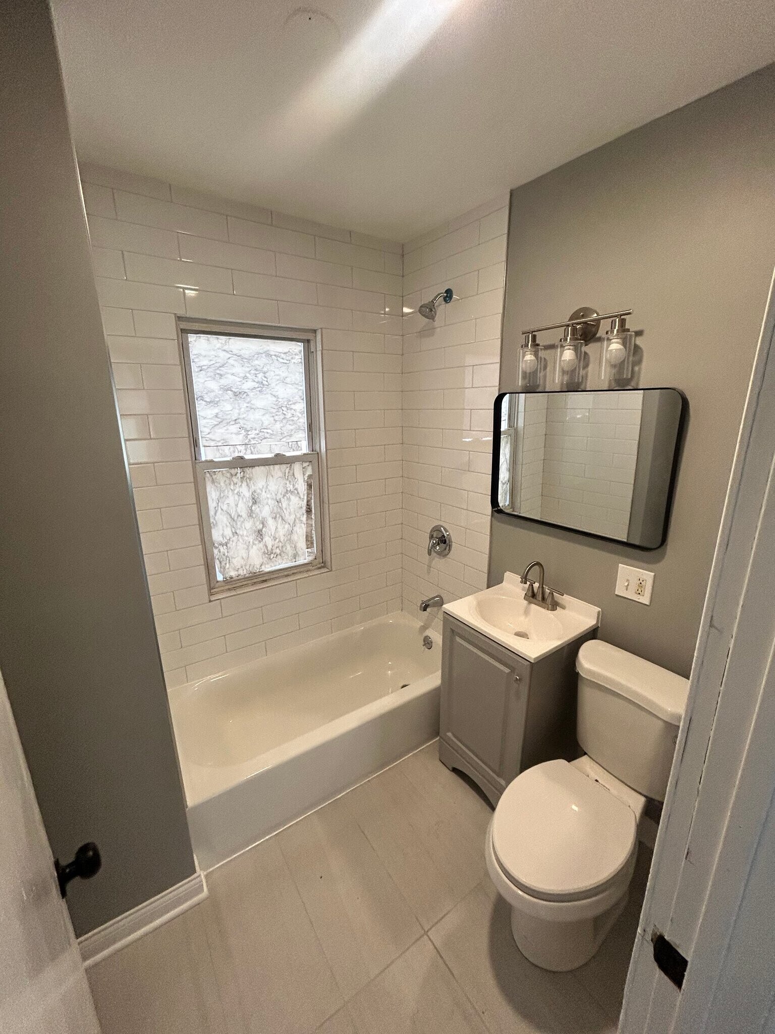 Building Photo - 1620 N Laramie Ave