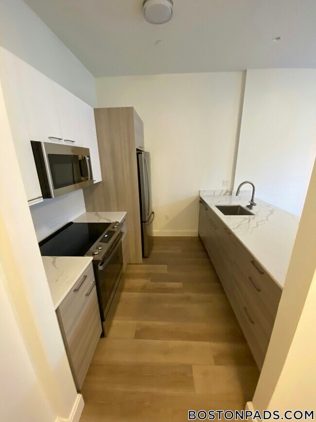 Building Photo - 1079 Commonwealth Ave