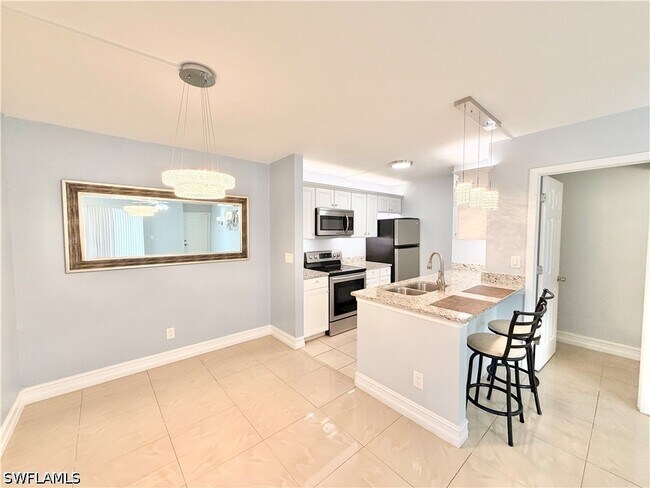 Building Photo - 150 Santa Clara Dr