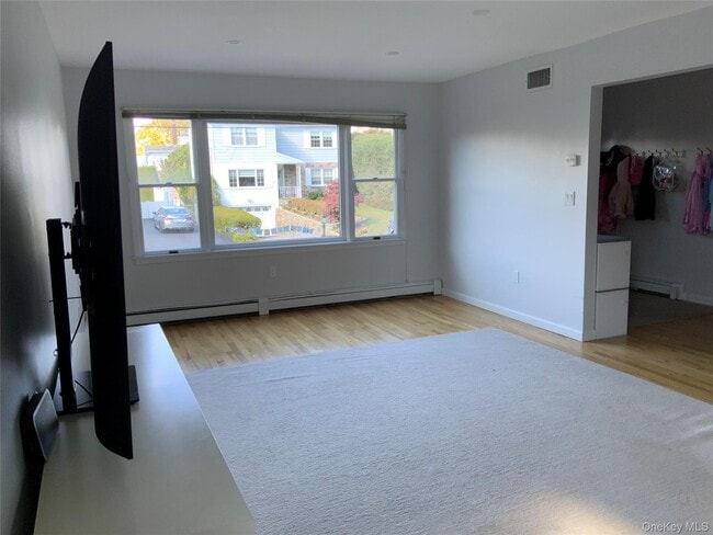 Building Photo - 106 Madison Rd