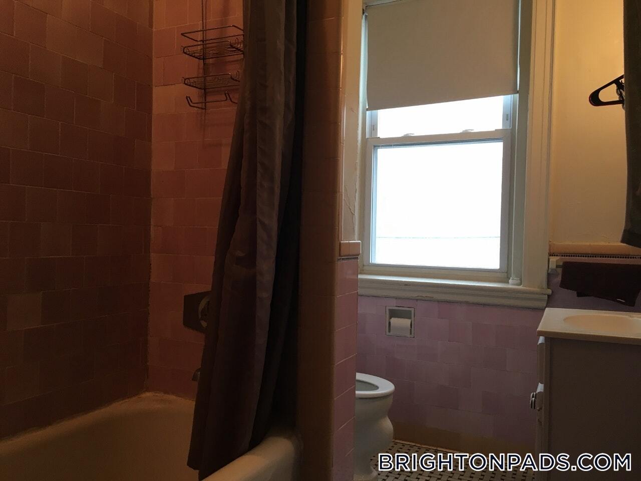 Building Photo - 2045 Commonwealth Ave