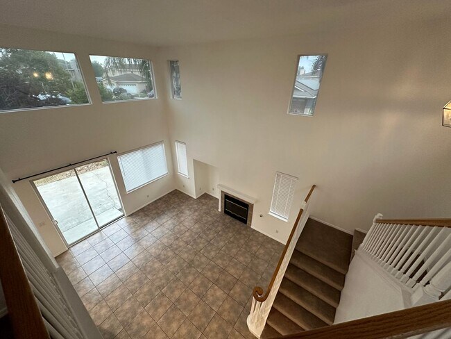 Building Photo - Pleasant 4 Bd. 2.5 Ba. River Oaks Home loc...