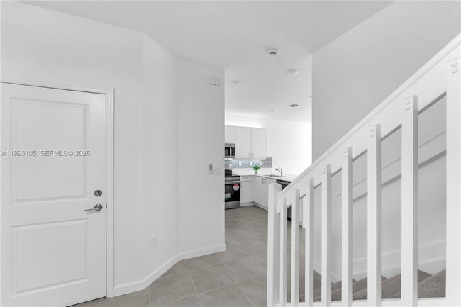 Building Photo - 2425 SE 28th Dr