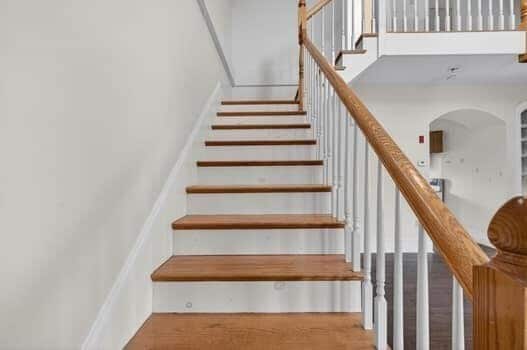 Building Photo - 102 Market St