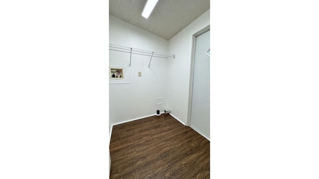 Building Photo - 122 Curtis Rd