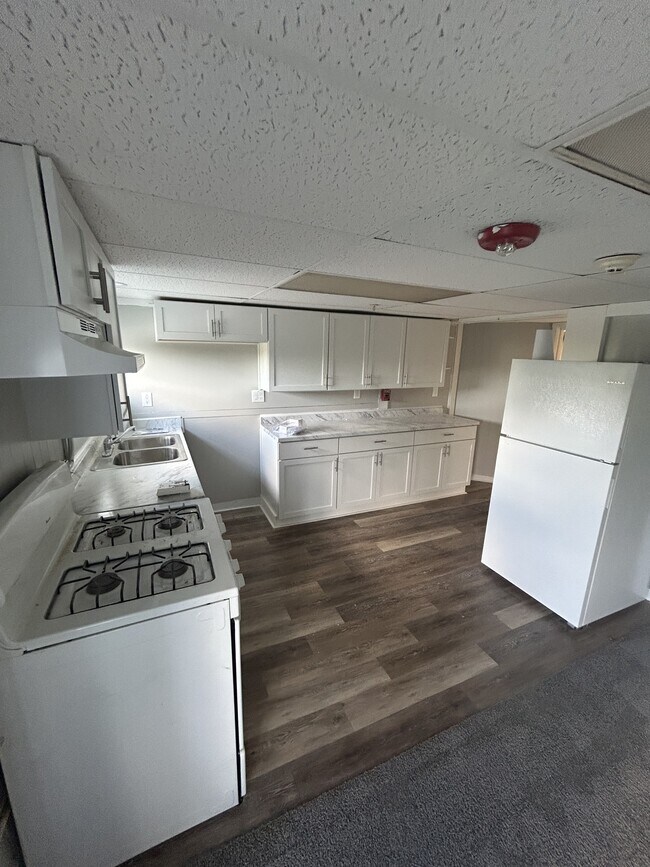 Building Photo - 10 Railroad Square