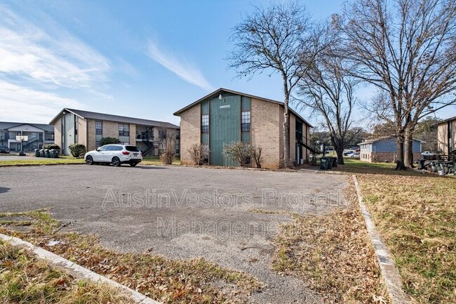Building Photo - 301 Craddock Ave