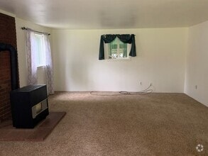 Building Photo - Melrose 2 bedroom 1 bath