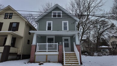 Building Photo - 422 Downing Pl