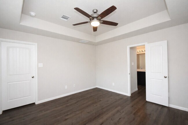 Building Photo - 5614 Brooklyn Rose Dr