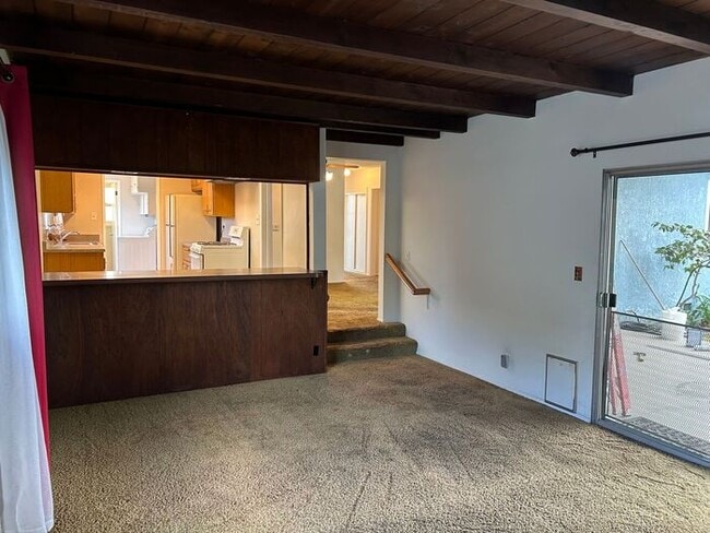 Building Photo - GREAT 3BD HOUSE WITH INCREDIBLE OUTDOOR SP...
