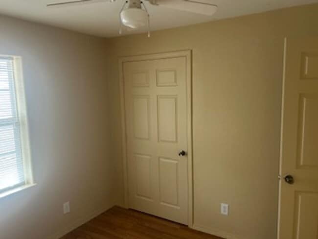 Building Photo - 3 bedroom, 1 bath house (pictures coming soon)