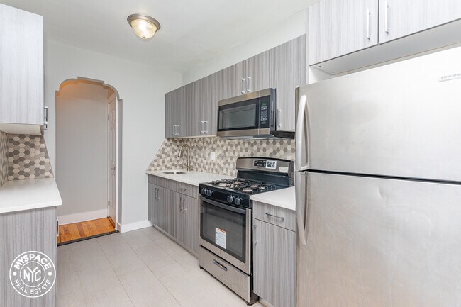 Building Photo - 111 E 21st St