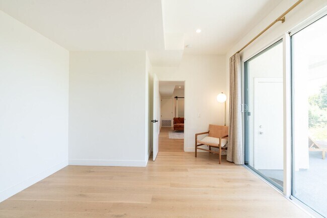 Building Photo - Stunning Views from Silver Lake Hillside Home for Rent with Spectacular Views