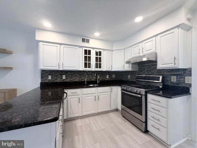 Building Photo - 7418 Crestberry Ln