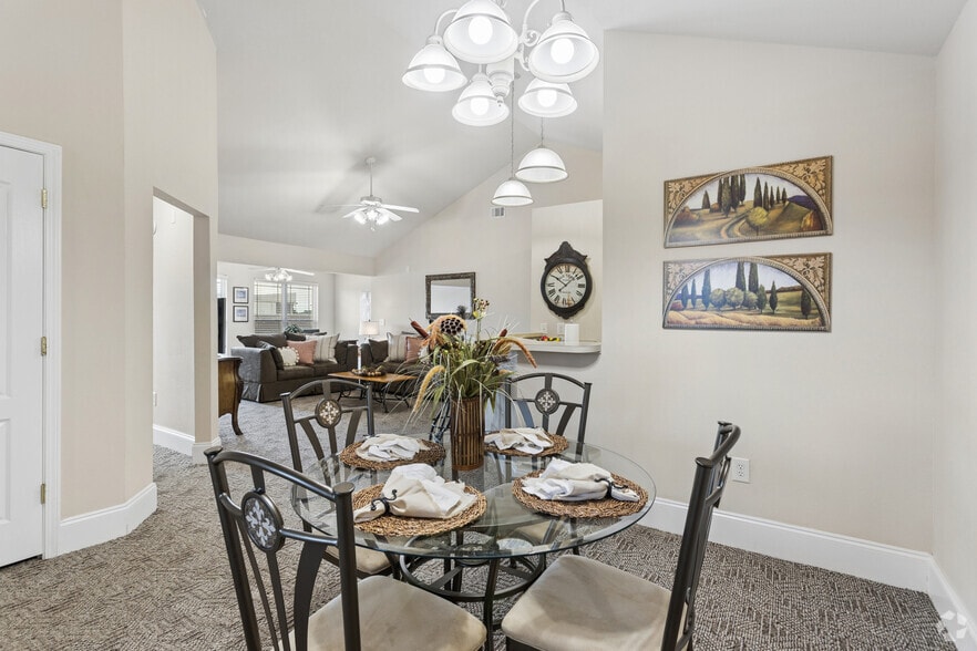 2BR, 2BA - 1,350SF - Dining Room - Lenox Park