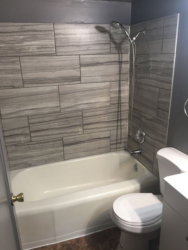 Building Photo - Beautifully Updated 3 Bedroom House! Comin...