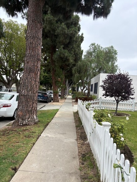 Building Photo - 3337 Helms Ave