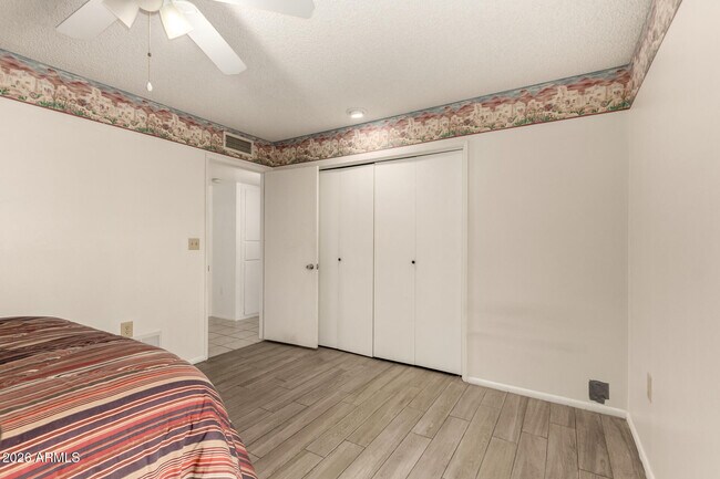 Building Photo - 10431 W Tumblewood Dr