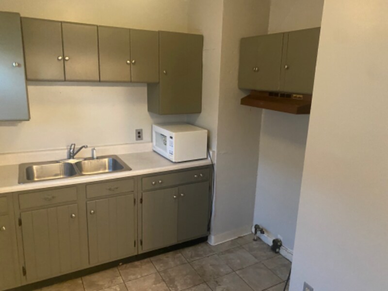 Building Photo - 3740 W 2nd St