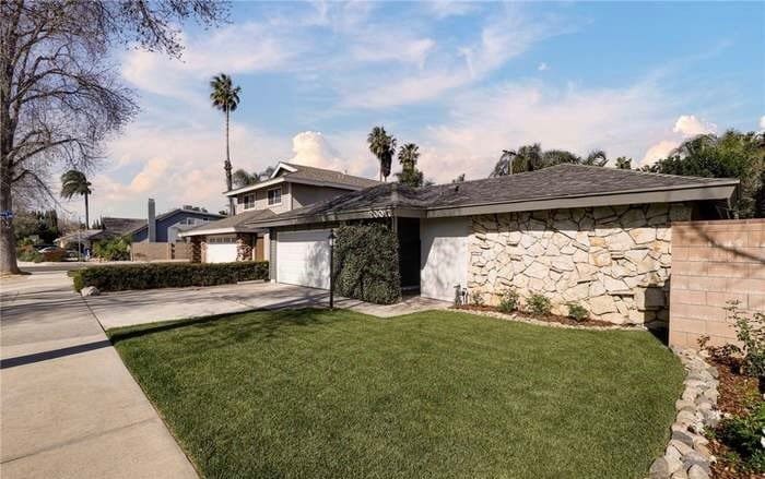 Building Photo - 20017 Hemmingway St