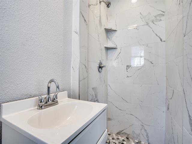 Building Photo - 4153 Normandy Ave