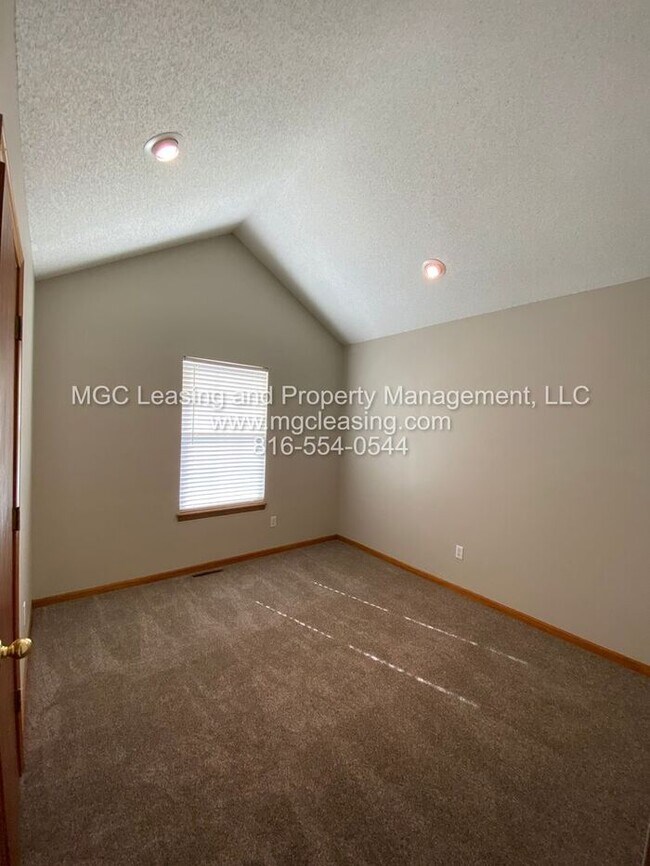 Building Photo - Charming Family Home in Greenwood’s Cheyen...