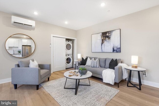 Building Photo - 6712 Ridge Ave