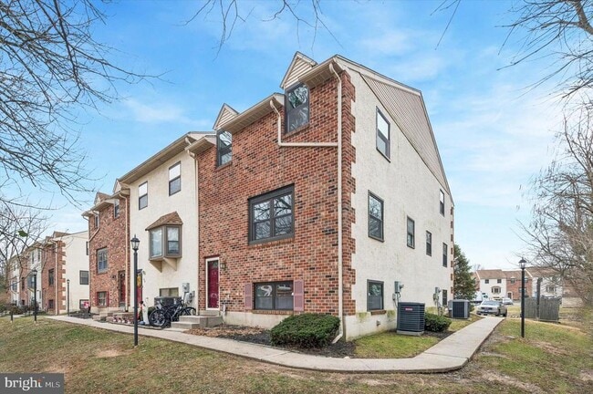 Building Photo - 50 Silver Lake Terrace