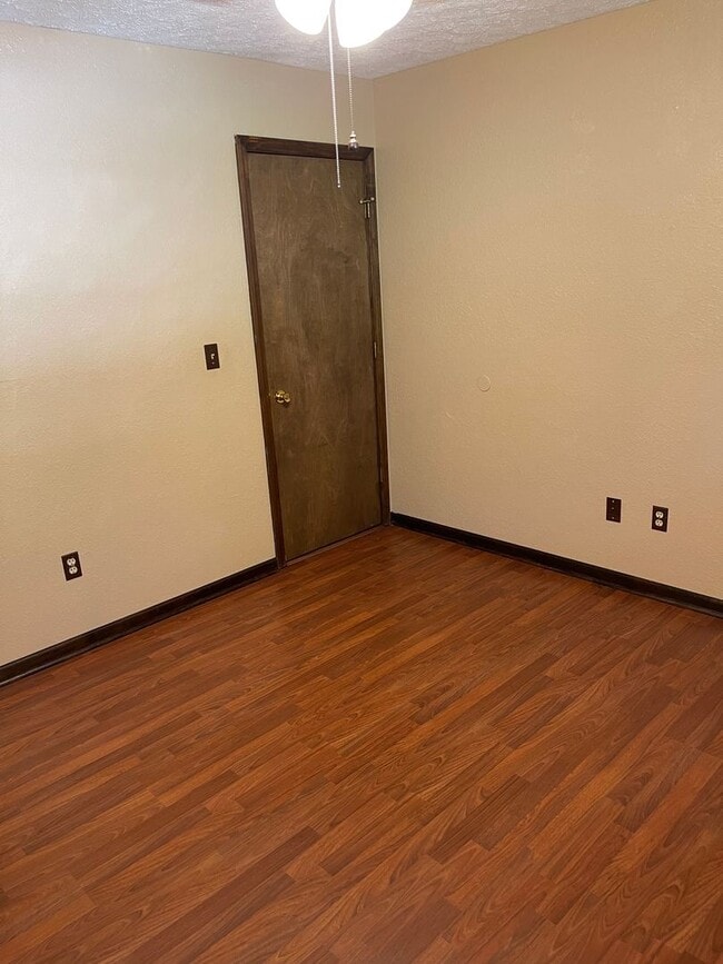 Building Photo - Available July 25th!!! No showings until June 1st